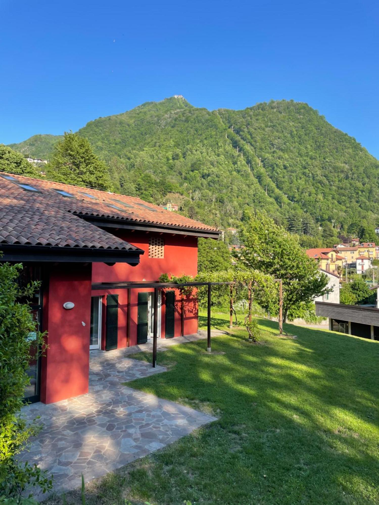 Ostello Casa Rossa Laveno-Mombello Exterior photo