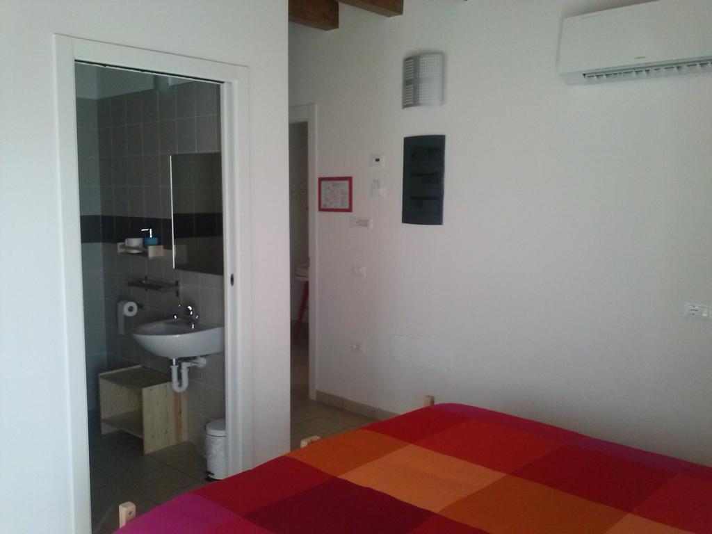 Ostello Casa Rossa Laveno-Mombello Room photo